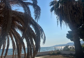 Denize Sıfır 3+1 Edremit Körfezi Narlıaltında SATILIK Bahçeli Yalı Beyaz EV