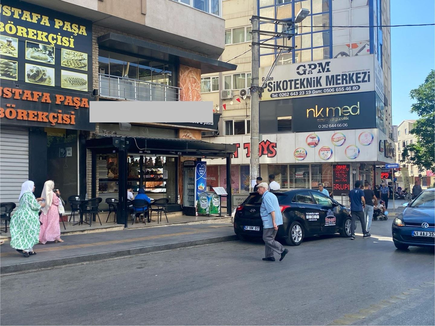 GEBZE MERKEZ'DE, HASTANE KARŞISI, YÜKSEK CİROLU, SATILIK DÜKKAN