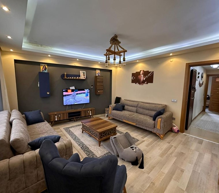 Karşıyaka Yeni Girne Satılık 2+1 Daire