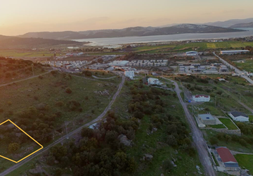 MEŞELİKTE FLAMİNGO GÖLÜ MANZARALI SATILIK İMARLI ARSA!