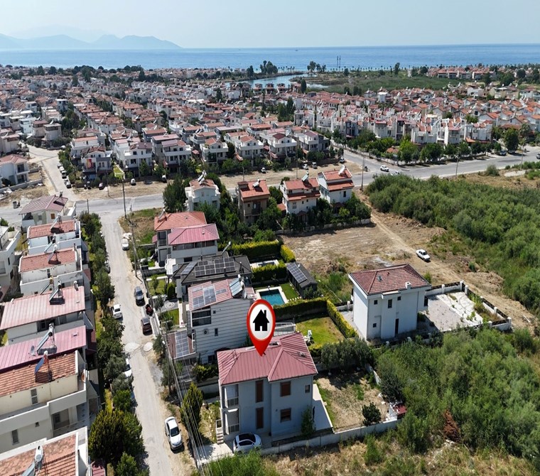 Aydın Kuşadası Güzelçamlı'da Denize Yakın Eşyalı 150 m2 4+1 Satılık Villa