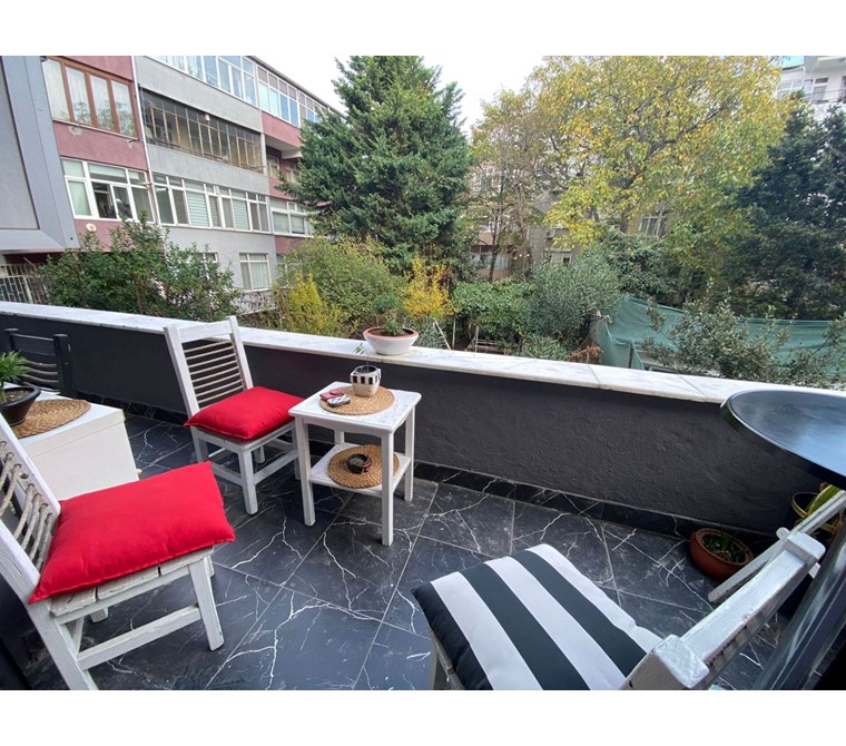 DAĞISTAN GAYRİMENKULDEN BAKIRKÖY MEYDANDA 1+1 80m2 OFİS