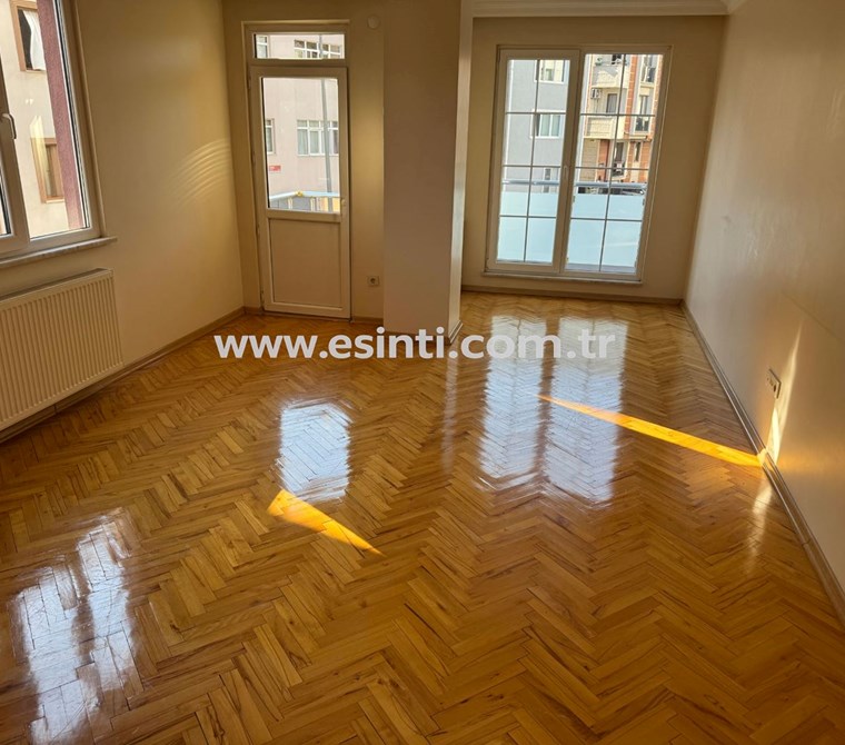 ATAŞEHİR İNÖNÜ'DE; BALKONLU GENİŞ, FERAH, BAKIMLI 2+1 DAİRE