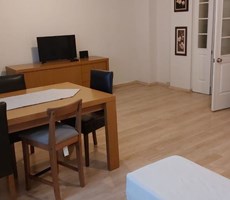 Göztepe'de Caddeye Yakın Eşyalı Kiralık Daire
