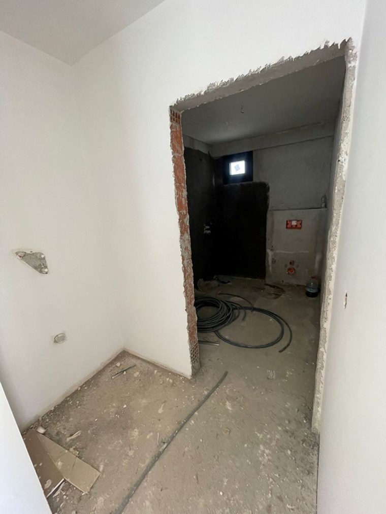 İzmir Menderes Küner'de Natamam Müstakil Ev ve 2000m2 Arsa