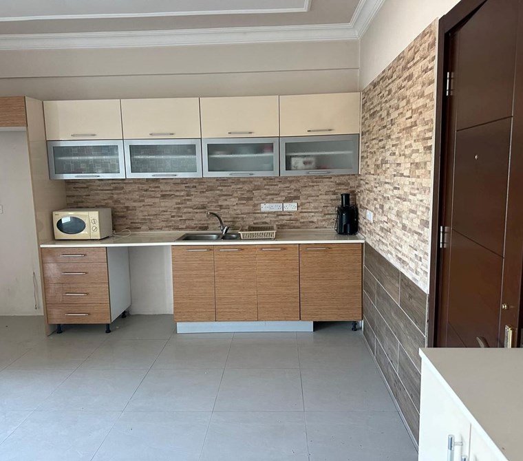 LEFKOŞA ORTAKÖY BÖLGESİ LEFKOŞA DR.BURHAN NALBANTOĞLU HASTAHANESİ KARŞISI SATILIK TÜRK KOÇANLI 3+1