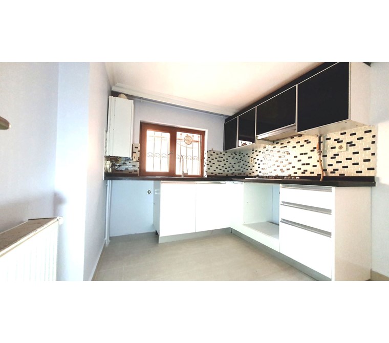 Üsküdar Ferah Mh Bahçeli 2+1 Kiralık Daire En₺@ Eml@k
