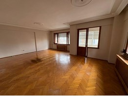 Kozyatağın'da Kiralık 3+1 Balkonlu Daire