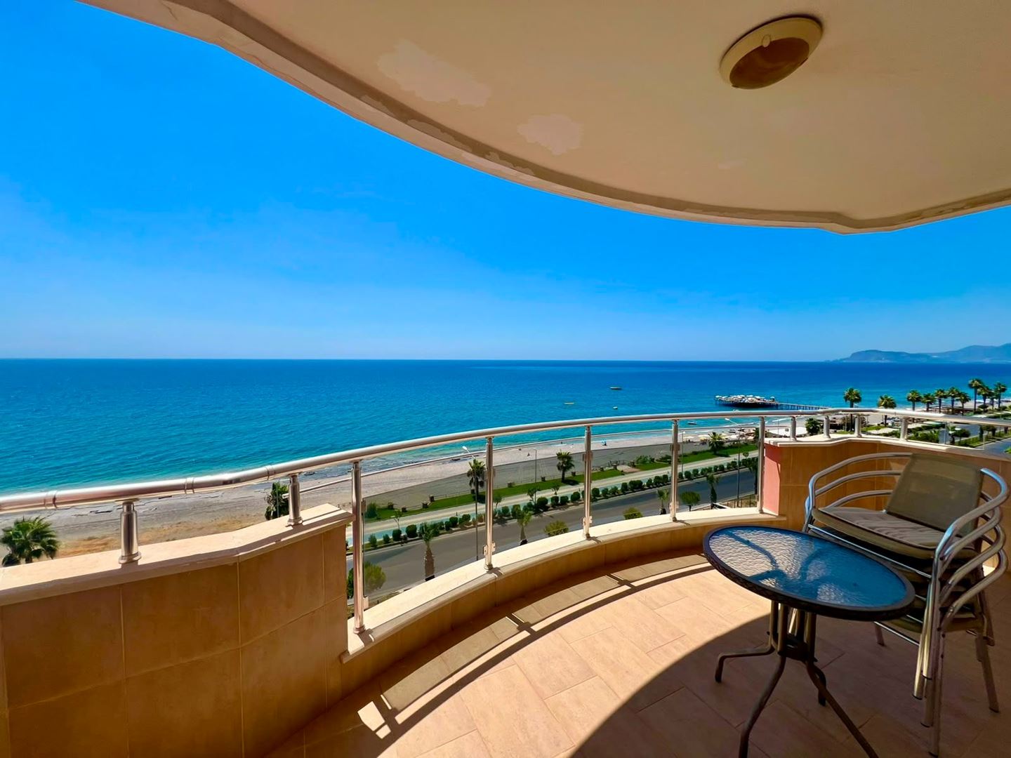 MÖBLIERTE 2+1 WOHNUNG MIT PANORAMA-MEERBLICK IN ALANYA MAHMUTLAR