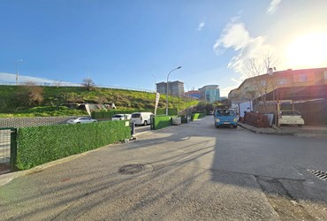 Maltepe Küçükyalı'da Kiralık 198 m² Köşe Parsel Arsa, Ana Yola ve Ulaşıma Yakın Fırsat!