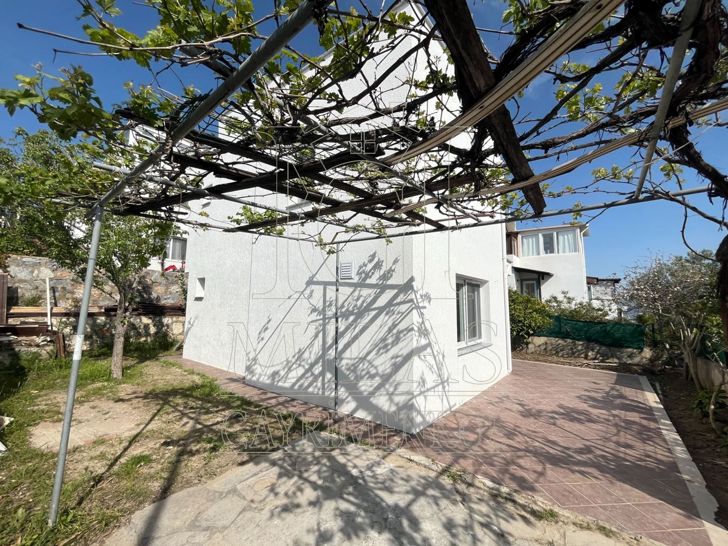 Property-photo