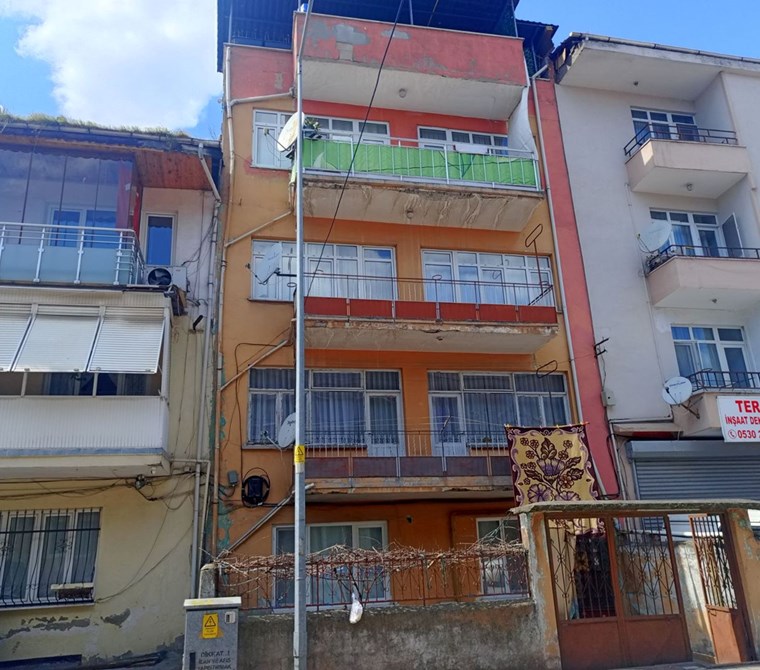 Kadıköy Mahallesinde Şehir Merkezinde 3+1 Fırsat Daire