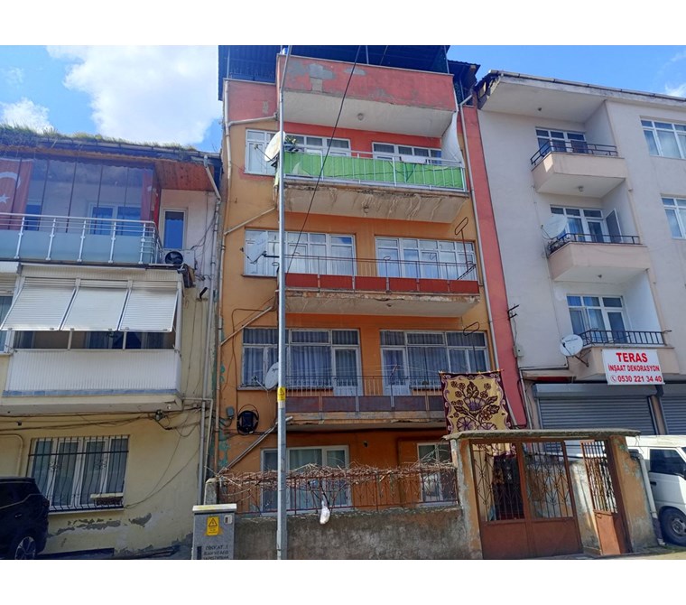 Kadıköy Mahallesinde Şehir Merkezinde 3+1 Fırsat Daire