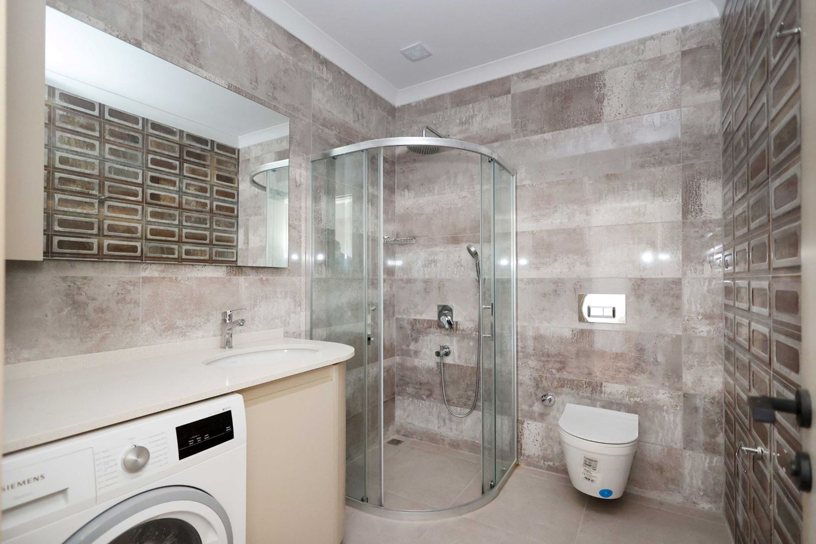 ALANYA KESTELDE DENİZE 150 M HAVUZ MANZARALI LÜKS 2+1 SATILIK DAİRE