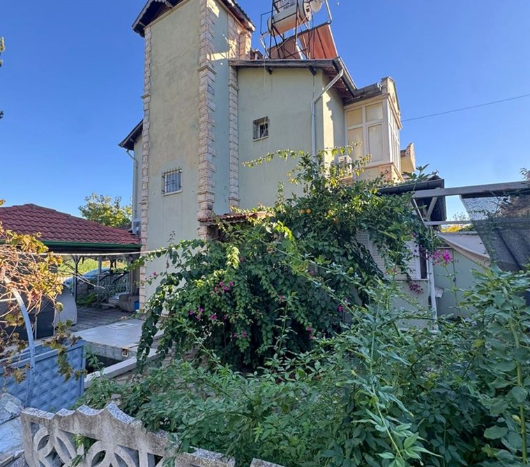 MUĞLA FETHİYE FOÇA MAHALLESİ ÇALIŞ'TA DENIZE YAKIN KÖŞE BAŞI SATILIK DUBLEKS VİLLA