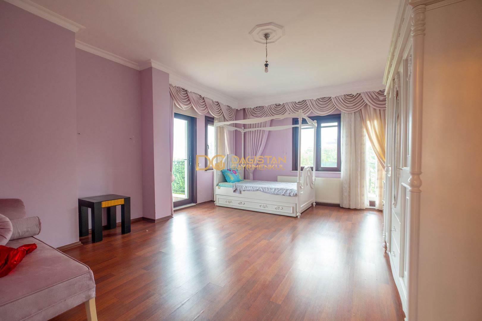 Property-photo