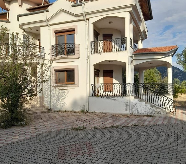 köyceğiz yangı mah. satılık 23000 m2 bahçe ve villa