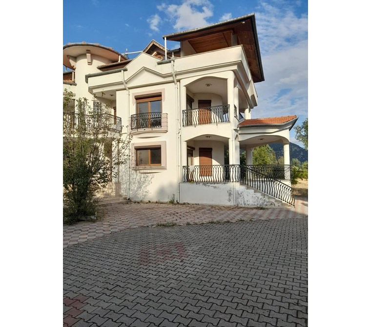 köyceğiz yangı mah. satılık 23000 m2 bahçe ve villa