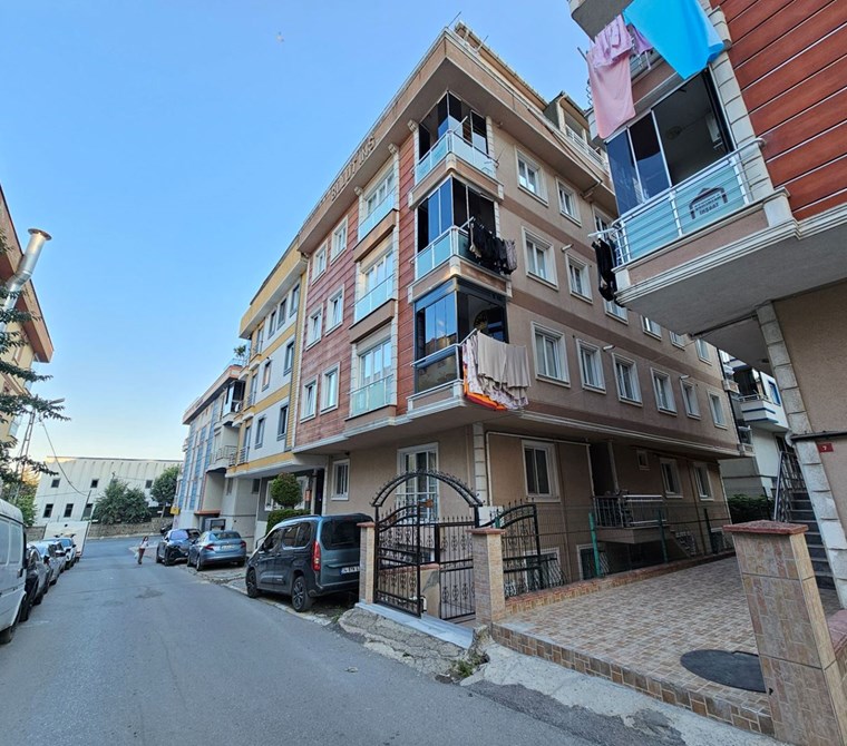 SANCAKTEPE YENİDOĞAN'DA İKİ AİLEYE UYGUN SATILIK ÇATI DUBLEKS