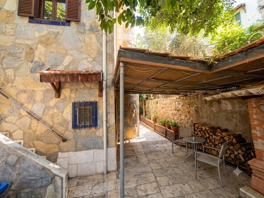 Property-photo