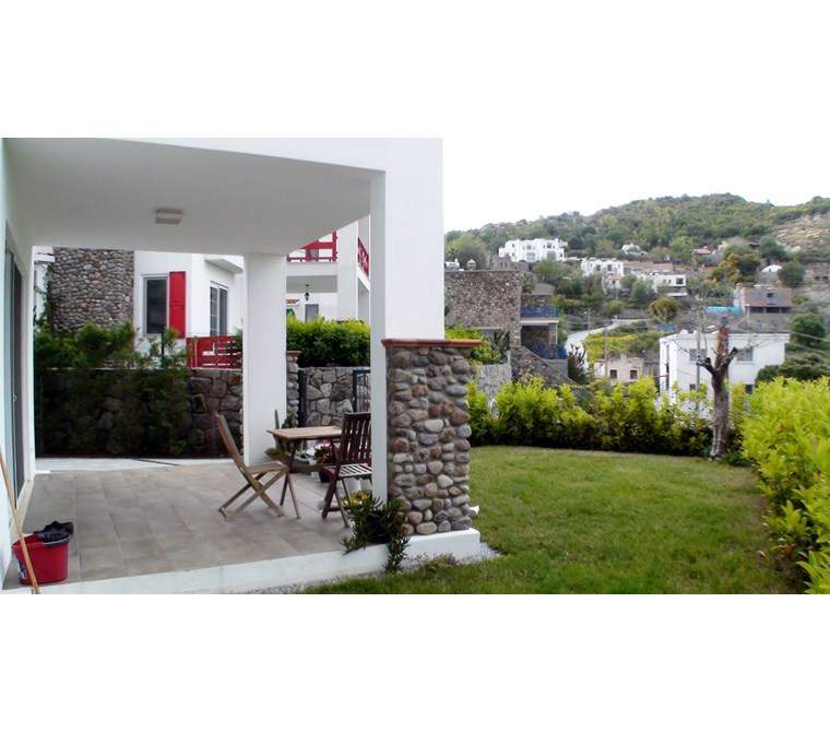 Bodrum Ortakent Gürece'de Doğa Manzaralı Bahçe Katı