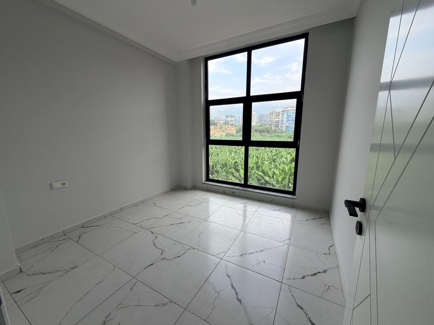 BRAND-NEW 1+1 APARTMENT 400 M FROM THE SEA IN ALANYA MAHMUTLAR