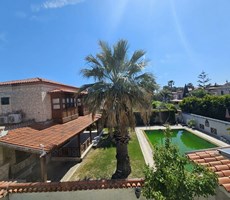 İzmir Çeşme Alaçatı Köy İçine Yakın Eşyalı Satılık Taş Ev Villa