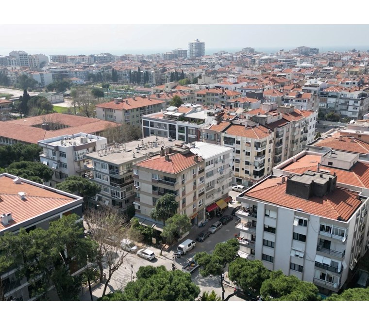  KARŞIYAKA AKSOY CADDESİ’NDE SATILIK PRESTİJLİ DÜKKAN