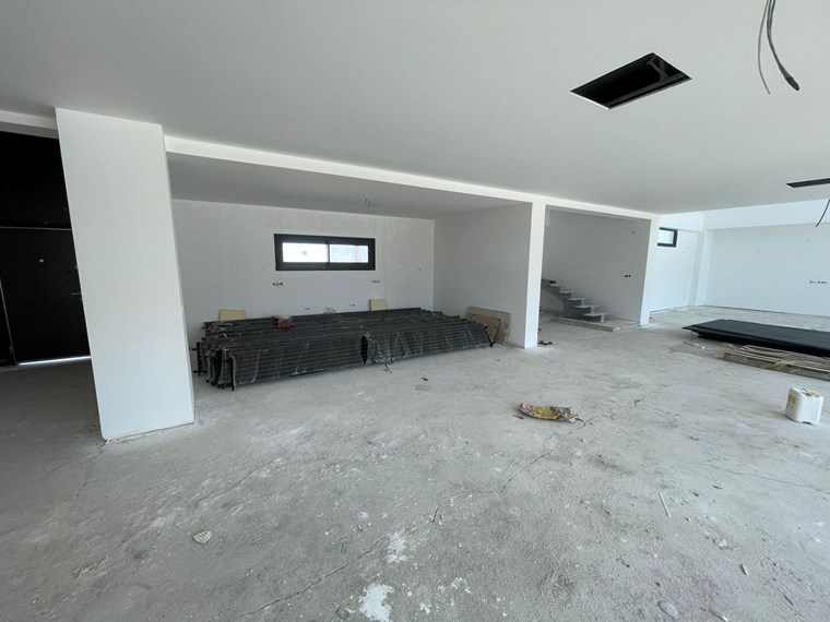 İzmir Menderes Küner'de Natamam Müstakil Ev ve 2000m2 Arsa