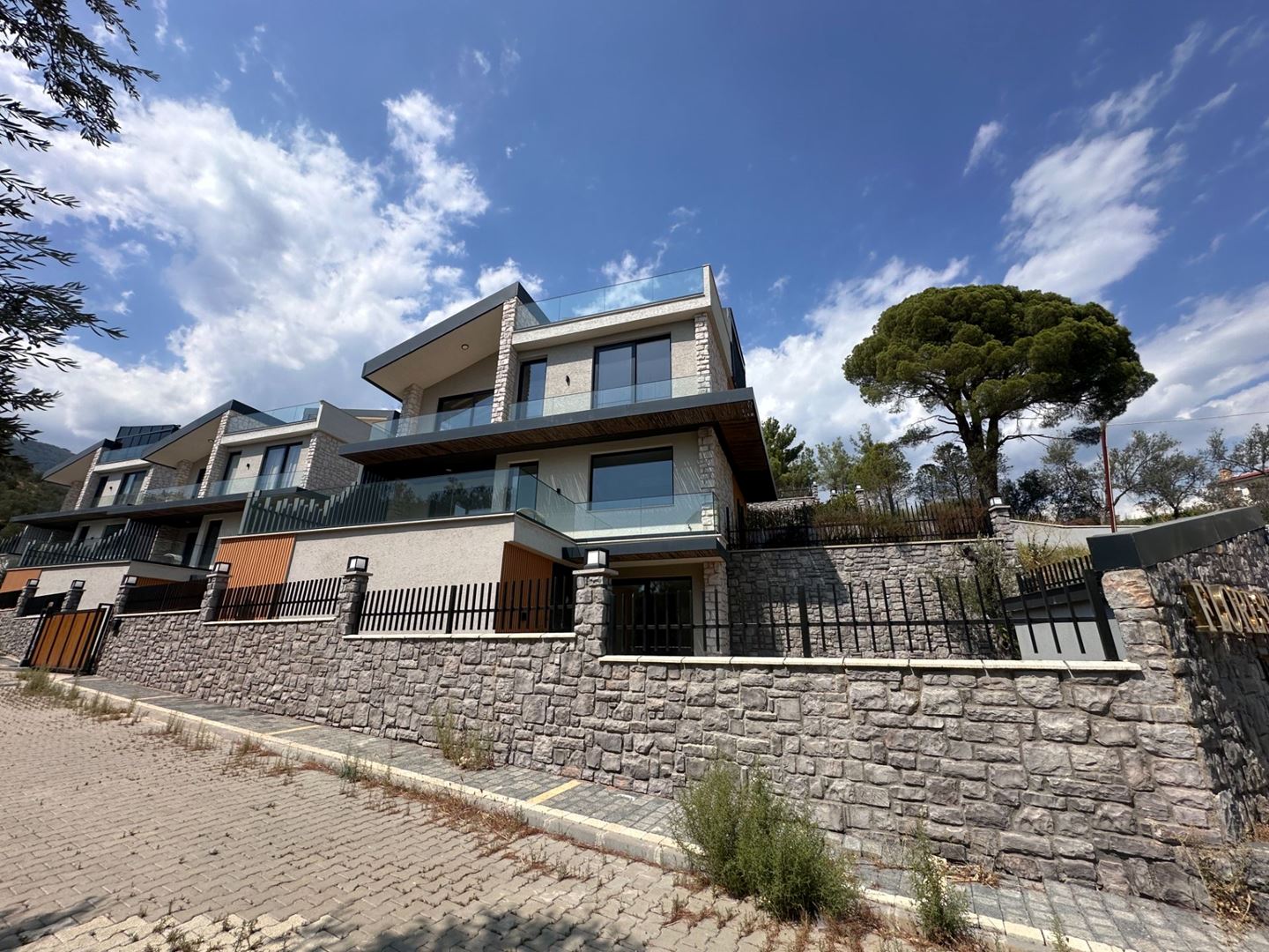 Property-photo