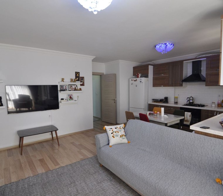 Aydın Kuşadası Davutlar'da Geniş, Merkezi Konumda Satılık 3+1 Daire