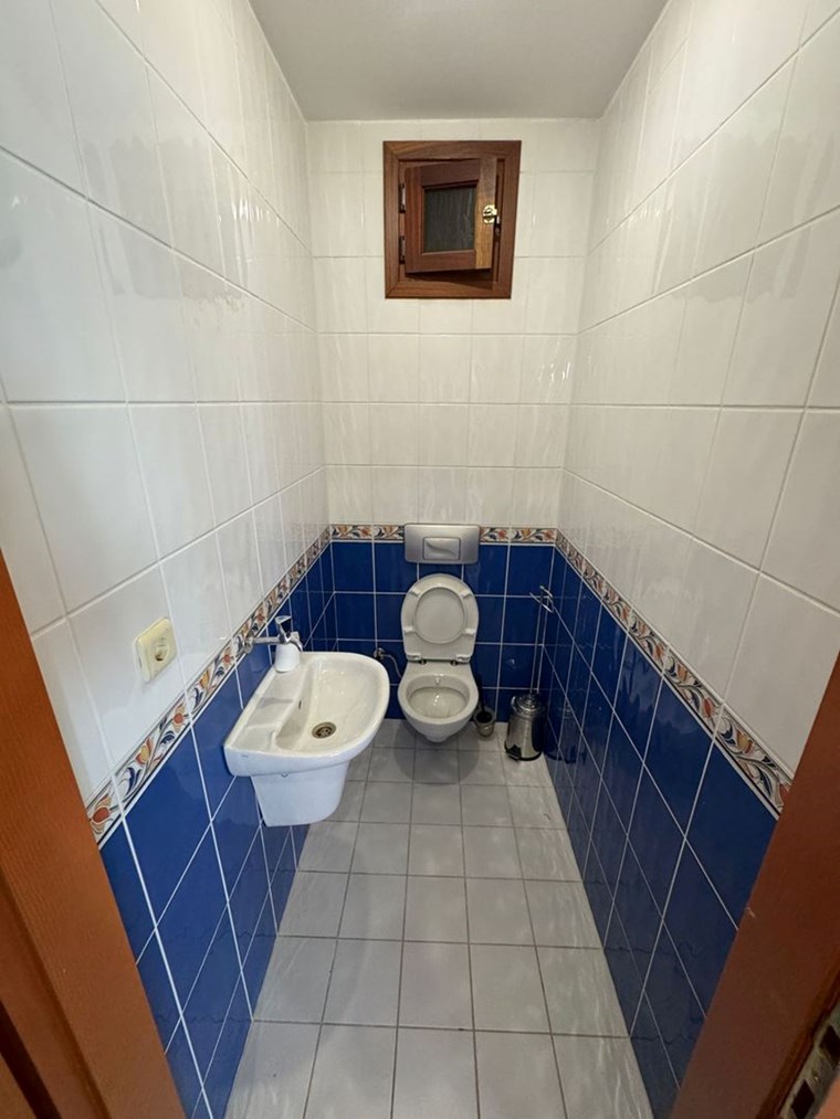 Caddebostan Sahil Göztepe Parkı Karşı Sokağında