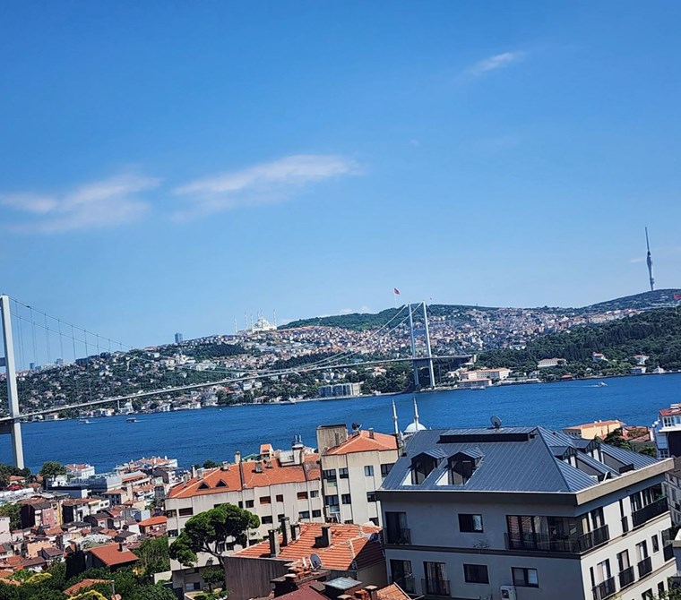 Beşiktaş'ta Satılık Boğaz Manzaralı 600 m2 Net Bina Yildız Park Yani Denize 5 Dakika yürüme mesafe