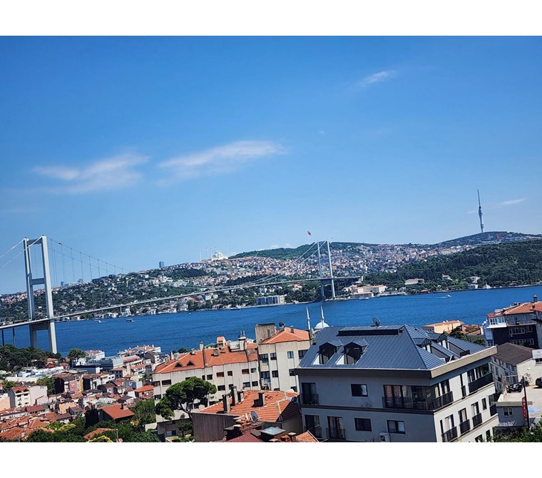 Beşiktaş'ta Satılık Boğaz Manzaralı 600 m2 Net Bina Yildız Park Yani Denize 5 Dakika yürüme mesafe