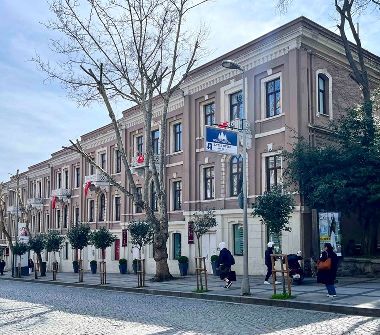 AKARETLER SIRAEVLER'DE KİRALIK OFİS