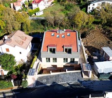 USKUMRUKÖY'DE 225m² 4+1 AÇIK OTOPARKLI SATILIK İKİZ VİLLA