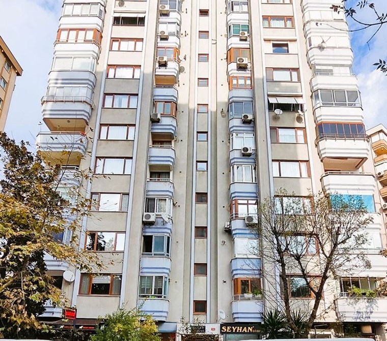 *KOZYATAĞI DUMANKAYA SİTESİNDE 175m2 SATILIK 4+1 ARA KAT DAİRE*