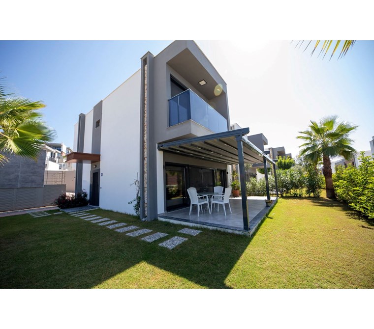 KUŞADASI SAHİL SİTELERİ BÖLGESİNDE SIFIRMÜSTAKİL VİLLALALAR