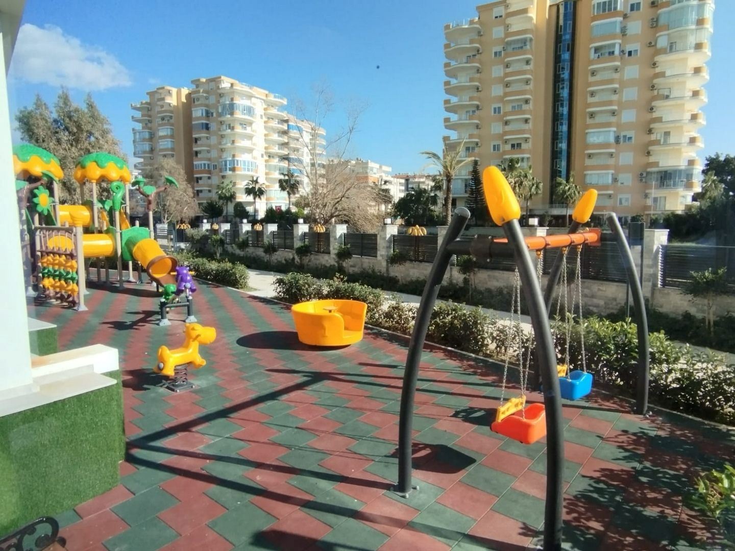 ALANYA MAHMUTLARDA MUHTEŞEM DENİZ MANZARALI FULL EŞYALI 2+1 SATILIK DAİRE · 16 · Fotoğraflar