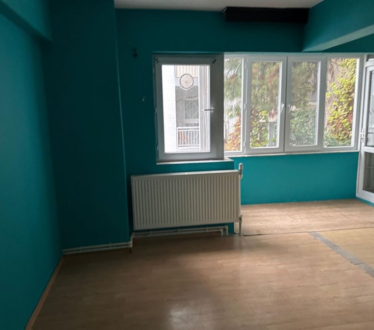 Güzelyalı Mahallesi'nde, Caddeye Yakın, Otoparklı, Kiralık Daire