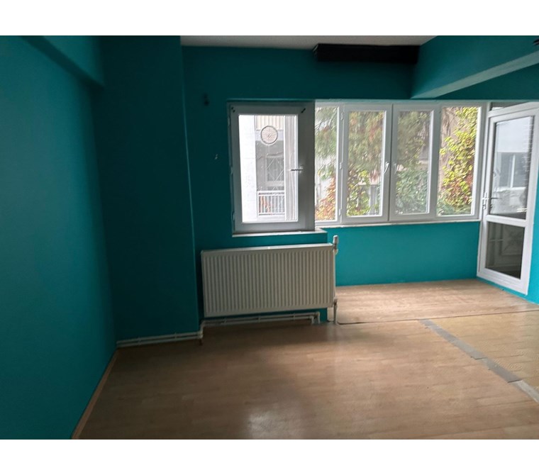 Güzelyalı Mahallesi'nde, Caddeye Yakın, Otoparklı, Kiralık Daire