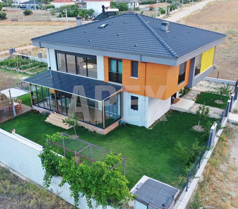 Antalya Korkutelinde Modern Tasarımlı Lüks Satılık Villa