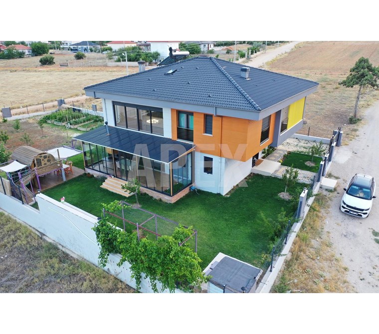 Antalya Korkutelinde Modern Tasarımlı Lüks Satılık Villa