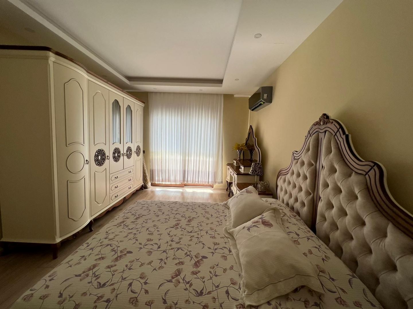 Property-photo