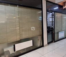 Üsküdar Kuyumcular Çarşısı'nda Satılık Net 24 m² Dükkan