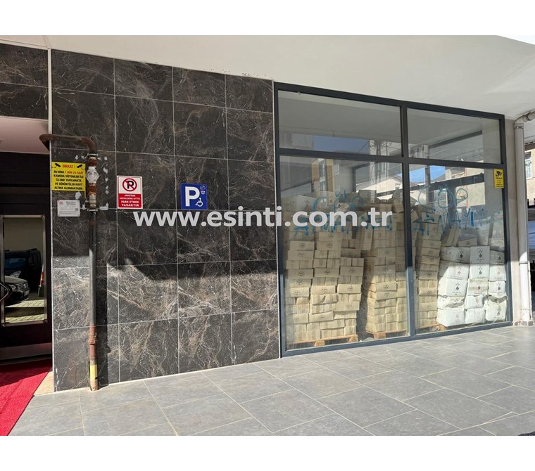 Samandıra'da 220 m2 Köşe Dükkan - Satılık