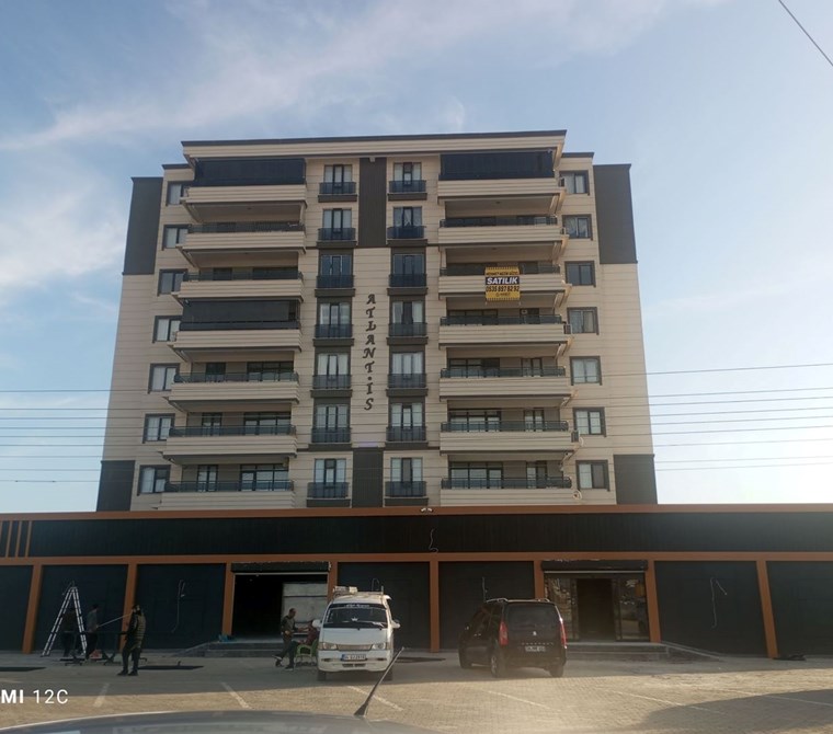 EMLAK 72 DEN HASANKEYF YOLU ÜZERİNDE SATILIK KAT MÜLKİYETLİ LÜKS (3.5+1) DAİRE