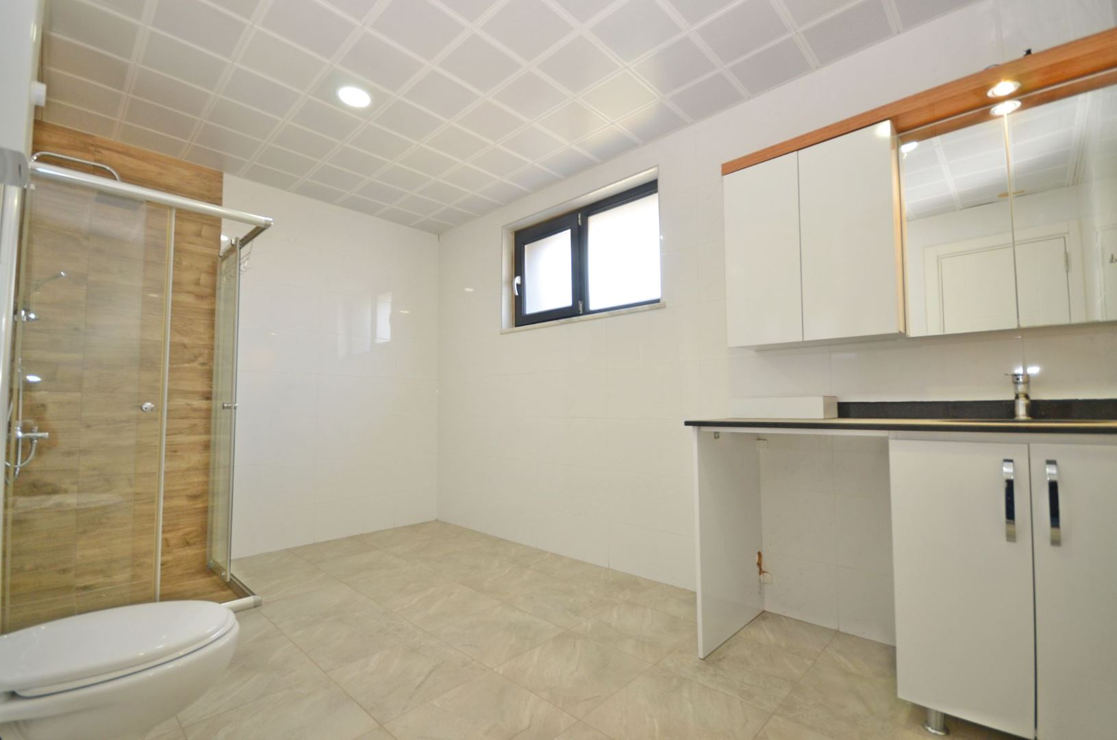 SPACIOUS 6+1 DUPLEX WITH SEA  CASTLE VIEWS IN A IN ALANYA OBA