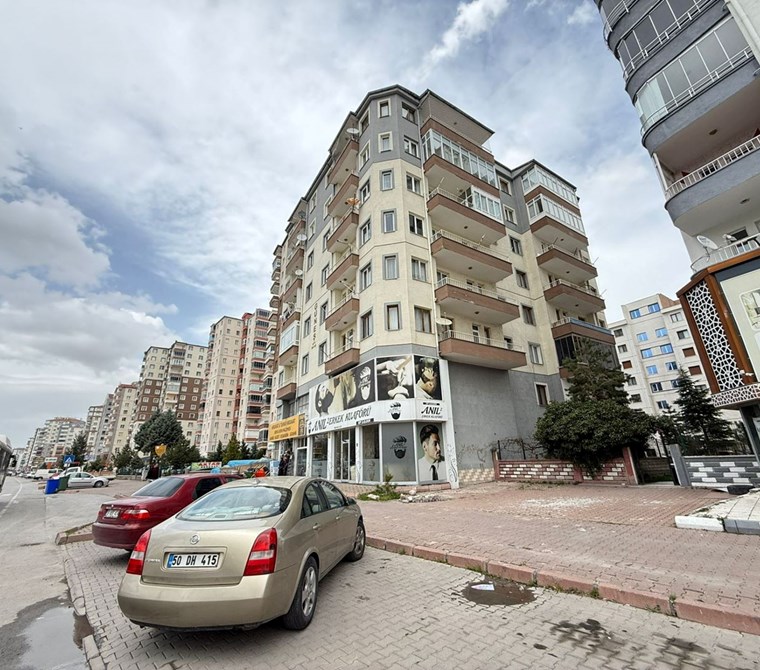 AKDAMAR - Bağdat Caddesi Üzerinde Satılık Kombili 3+1 Daire!