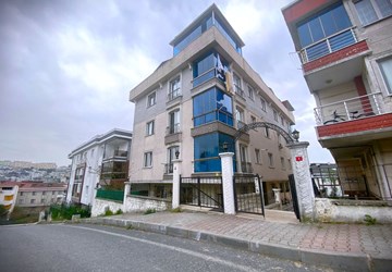 Beylikdüzü Kavaklıda Satılık 3+1 145 M2 Vadiye Yakın Daire